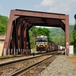 NS locomotive finishes doubling, crosses Lehigh Canal
