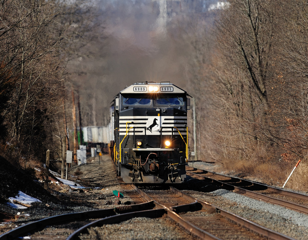 NS train 212 Lehigh Line Piscataway NJ