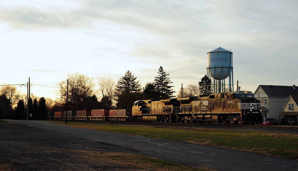 NS train 22V Lehigh Line Manville NJ