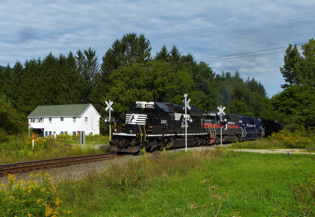 PanAm Railways train MOED Norfolk Southern lease unit in Pownal Vermont